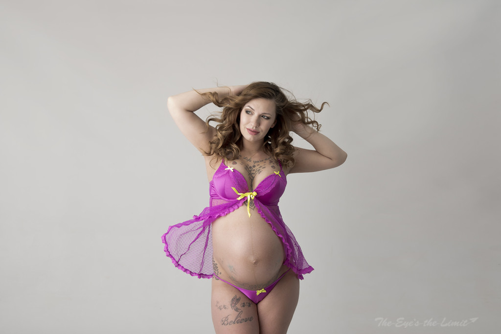 Maternity Photographer in Cambridge