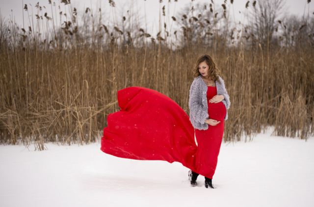 Outdoor Winter Maternity Image